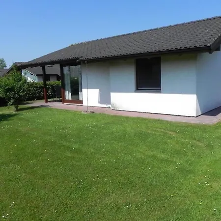 J10 Eingefriedetes In Eckwarderhoerne Holiday home *